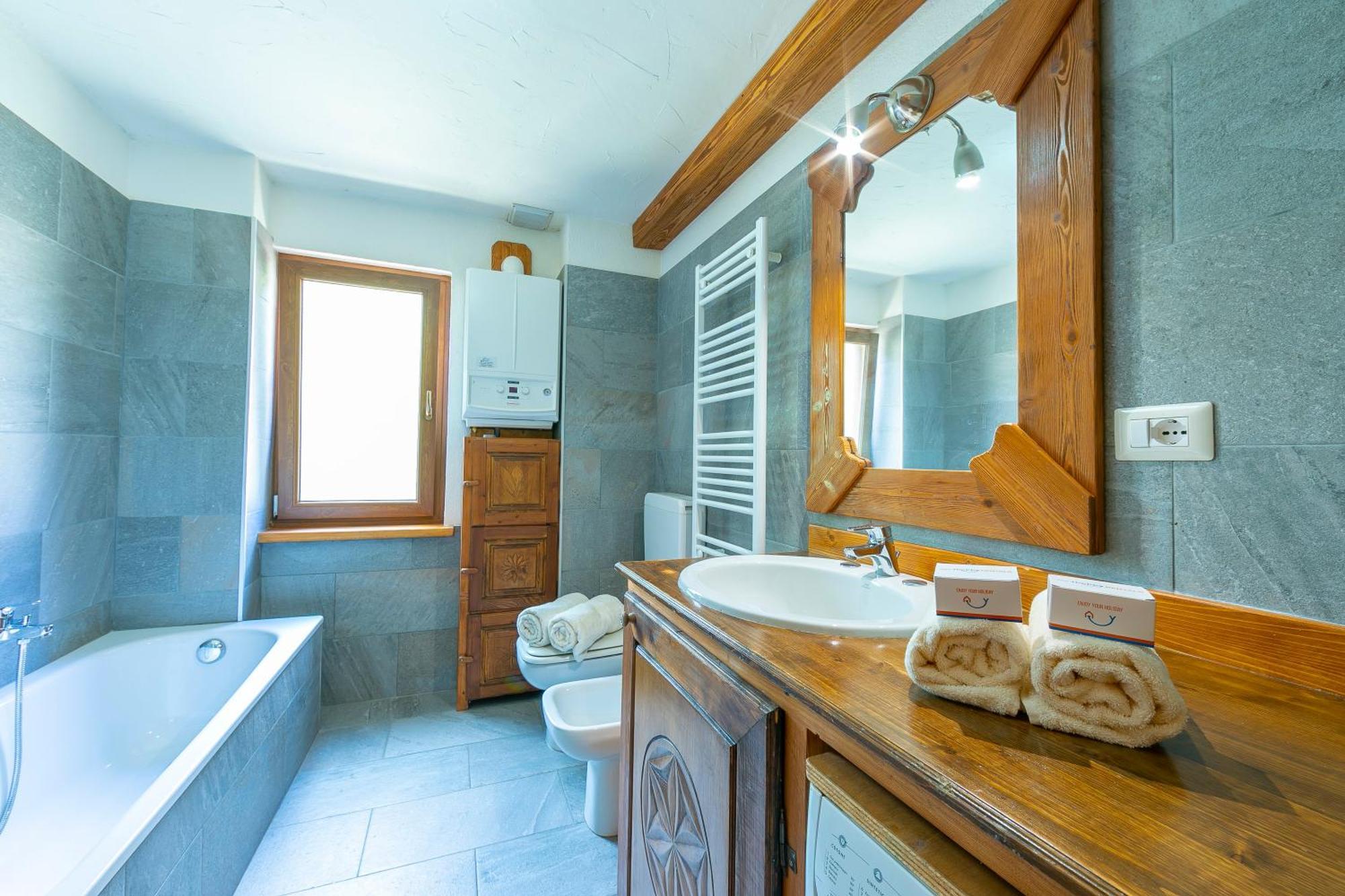 Miramonti 21 Ski In - Ski Out - Happy Rentals Oulx Екстериор снимка